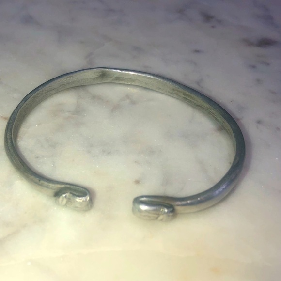 VTG Handmade Aluminum Bangle Open Cuff Bracelet w Folded Engraved Design Ends 8” - Picture 4 of 5